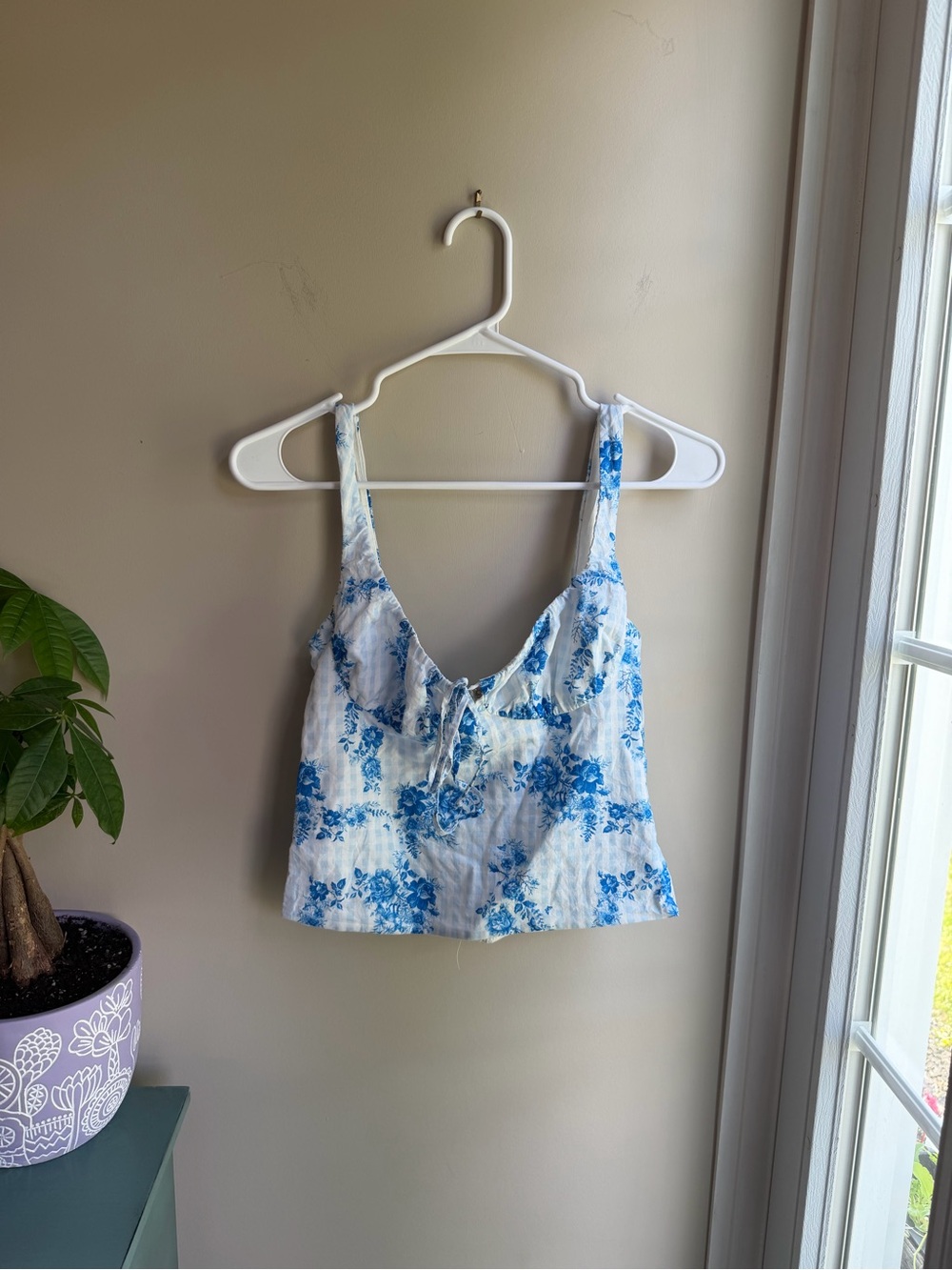 White Fox Boutique Blue & White Floral Tie-Front Camisole